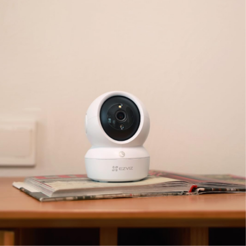 EZVIZ H6c Pro – Caméra IP Wi-Fi Intérieure Motorisée 2MP, Vision Nocturne & Audio Bidirectionnel